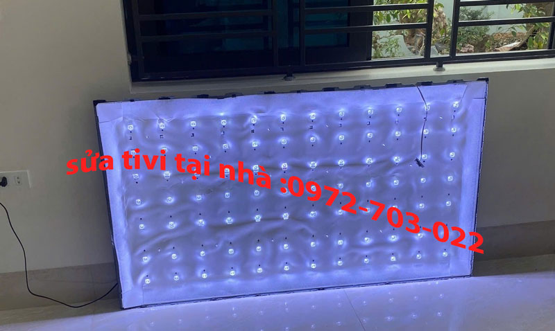 Thay Bóng Đèn Màn Hình Tivi