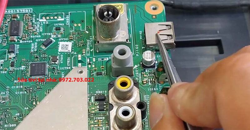 Sửa tivi Toshiba báo lỗi quá dòng USB